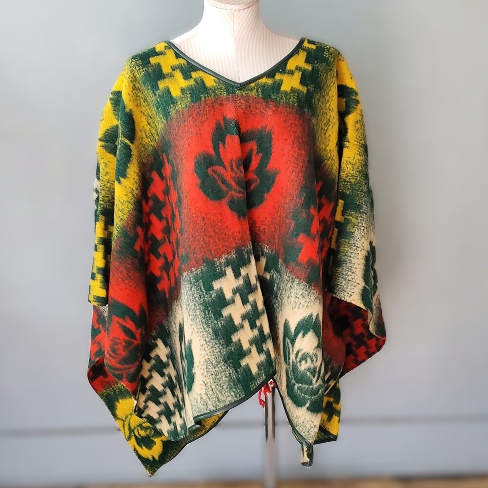 Vintage Wool Blanket Poncho/ 60's Airbrushed Stencil Print Wool/ L-XL